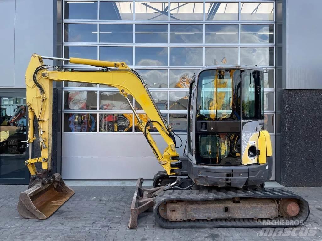 New Holland E50.2 소형 굴삭기 7톤 미만