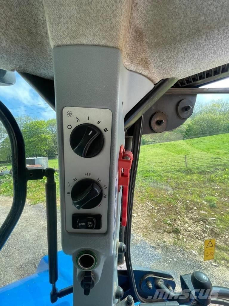 New Holland T 7.250 트랙터