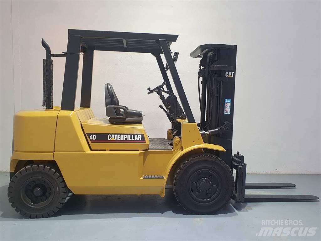 CAT DP40K MC 디젤 지게차