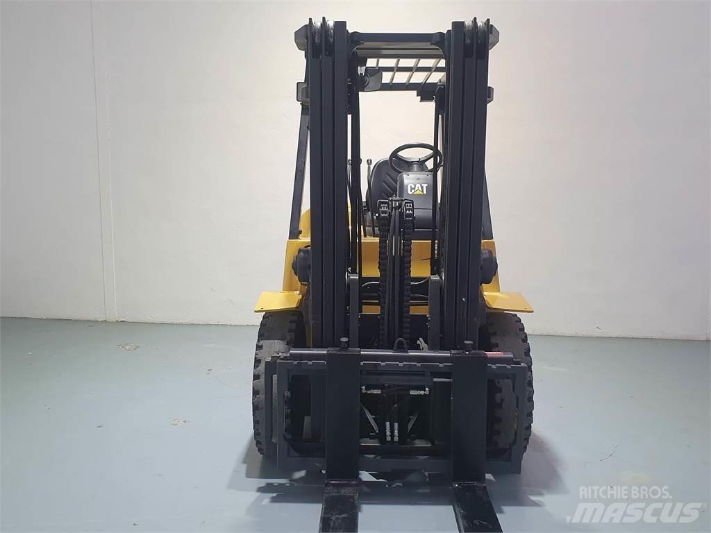 CAT DP40K MC 디젤 지게차