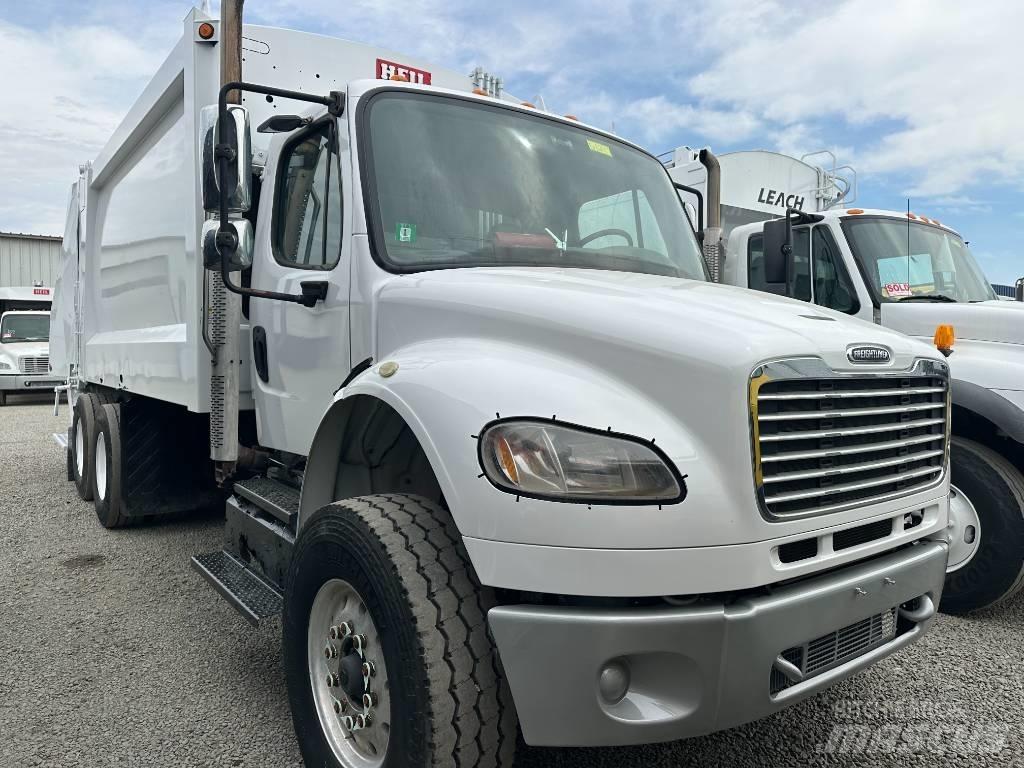 Freightliner M2 폐기물 수거 트럭