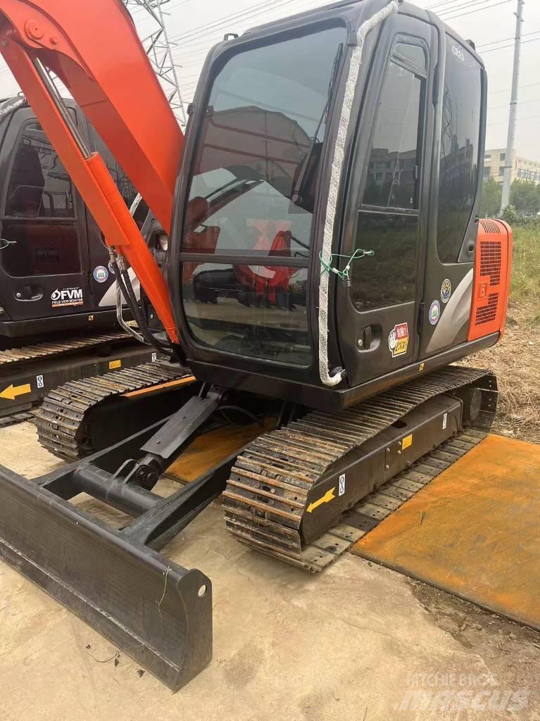 Hitachi ZX 60 소형 굴삭기 7톤 미만