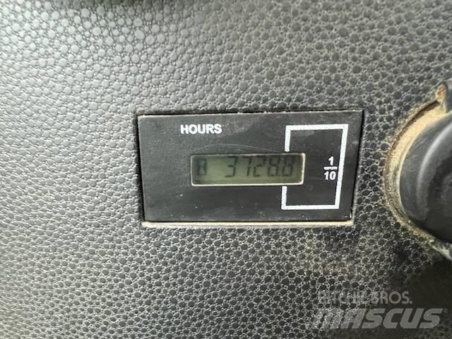 Bobcat E 57 W  휠 굴삭기