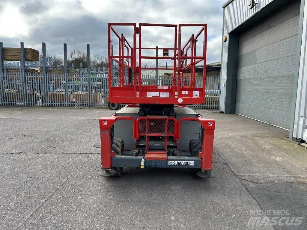 SkyJack SJ 6832 가위형 리프트