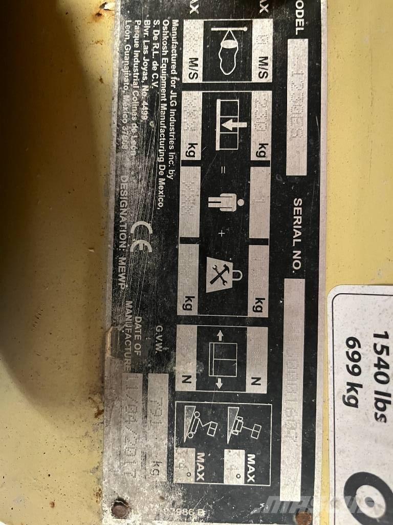 JLG 1230 ES 인원/화물 앨리베이터