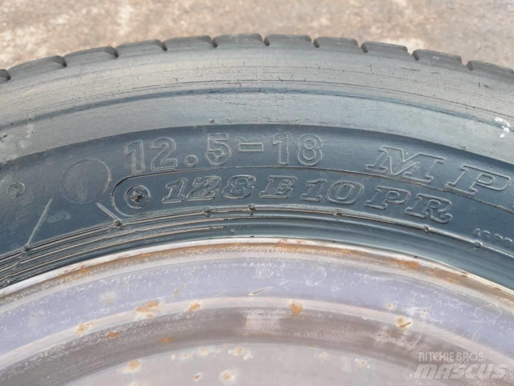 Dunlop 12,5-18 Hjul 타이어, 휠 및 림