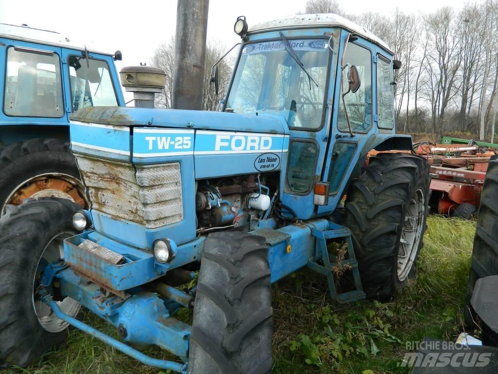 Ford TW 25 트랙터