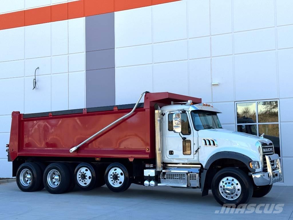 Mack Granite 덤프 트럭