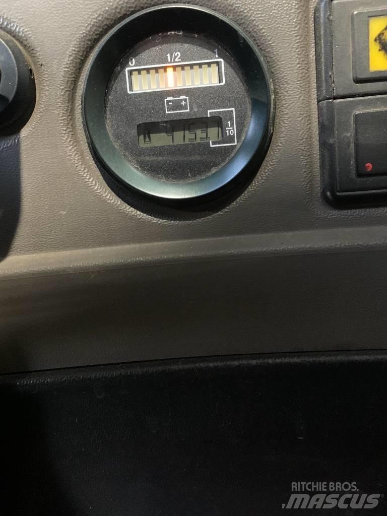 BT SRE 135 L 보행식 리치 지게차