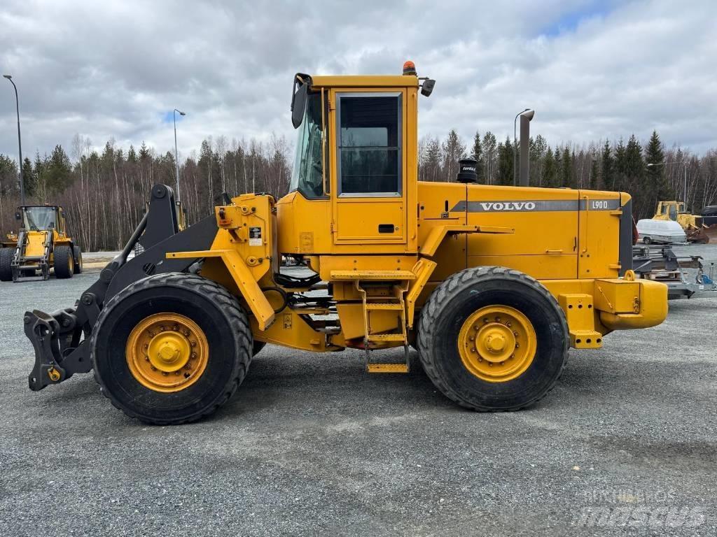 Volvo L 90 D  휠로우더
