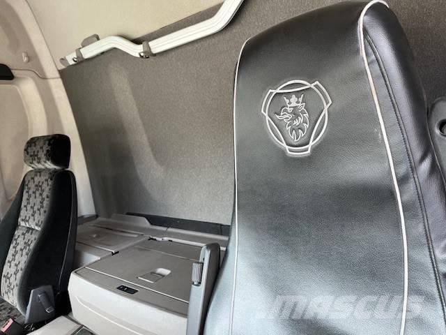 Scania P 280 커튼사이더 트럭