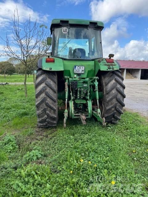John Deere 8200 트랙터