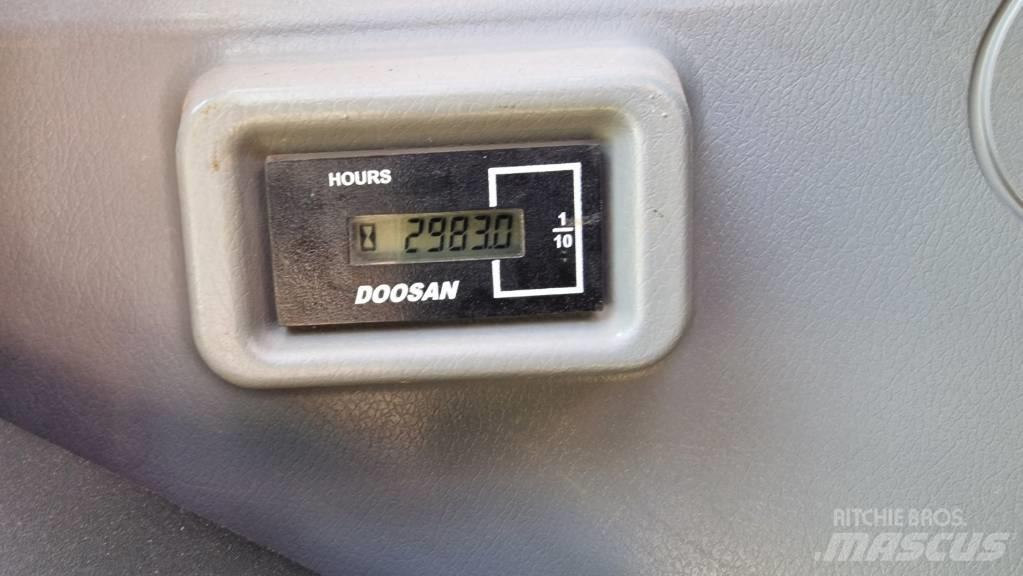 Doosan DX 140 LCR-5 대형 굴삭기 29톤 이상