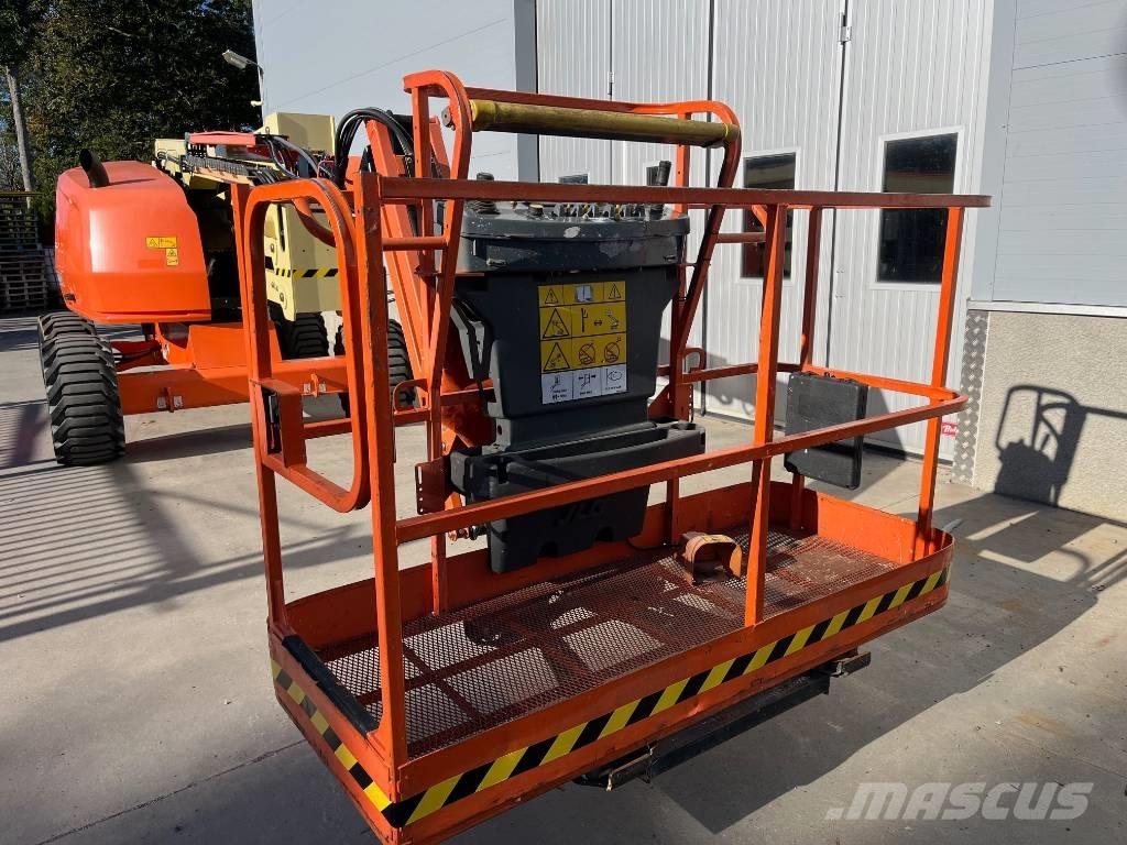 JLG 520 AJ 관절형 전동이동 리프트