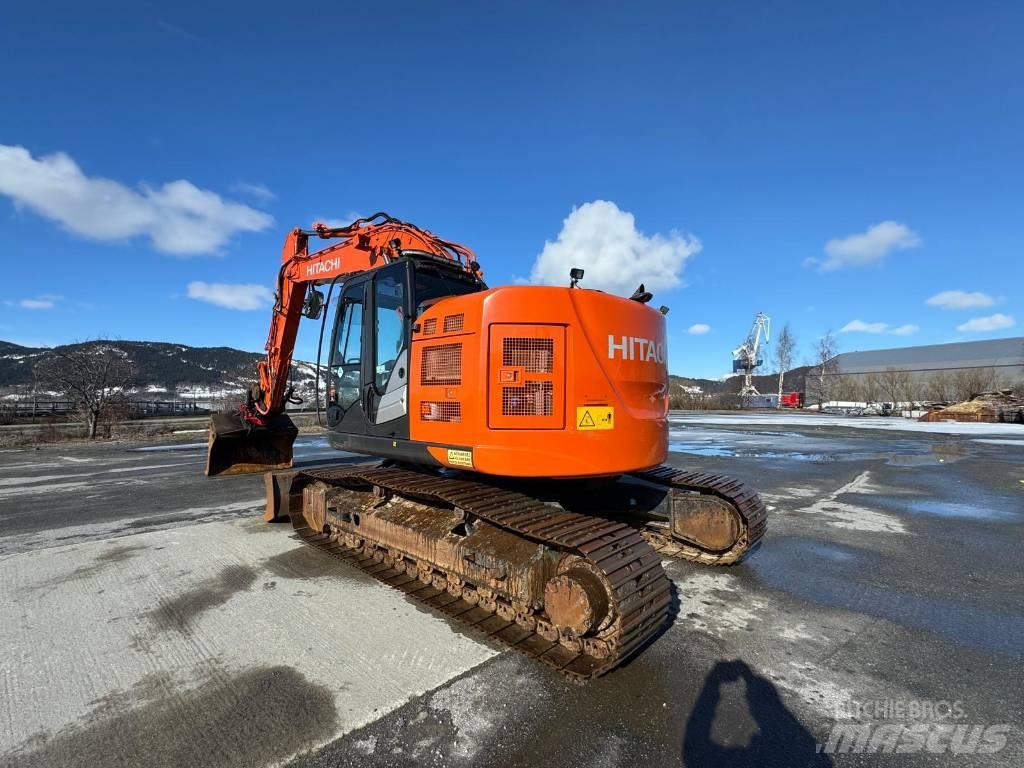 Hitachi ZX 225 US 대형 굴삭기 29톤 이상