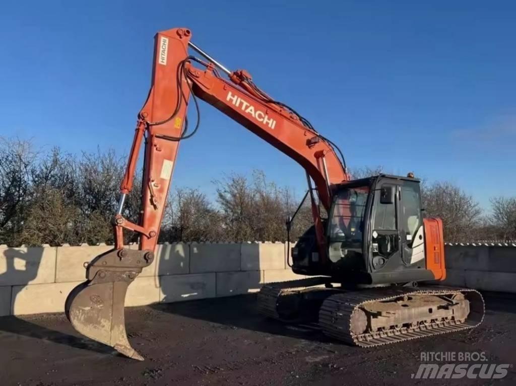 Hitachi ZX 135 대형 굴삭기 29톤 이상