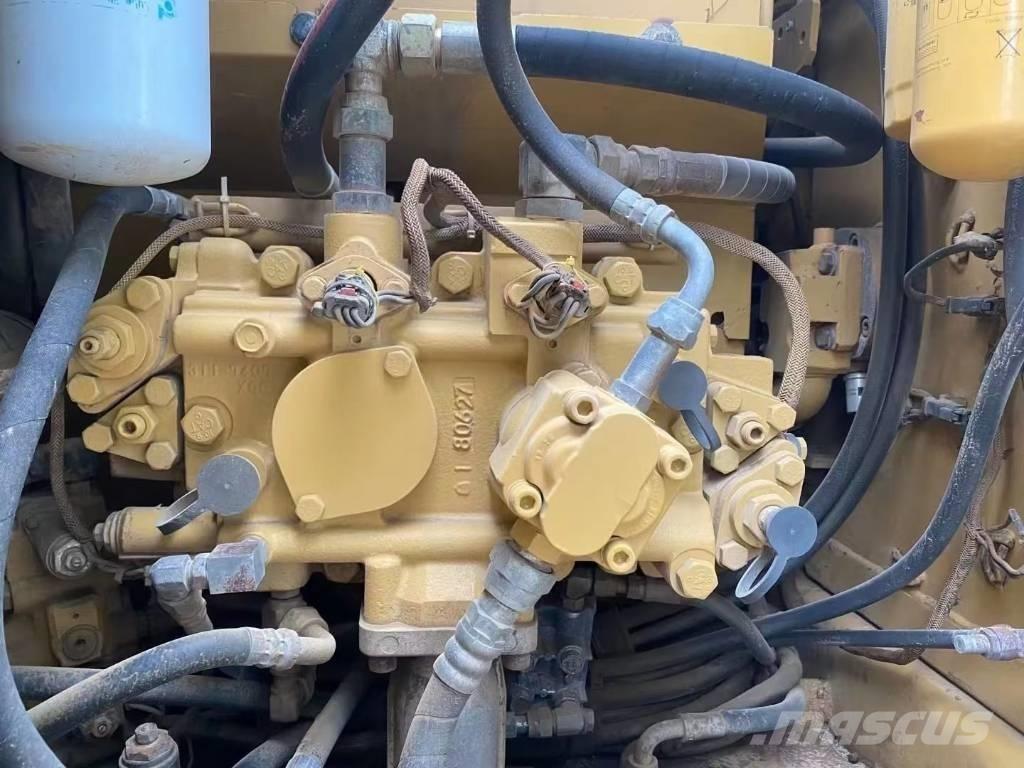 CAT 312D 중형굴삭기 7톤-28톤