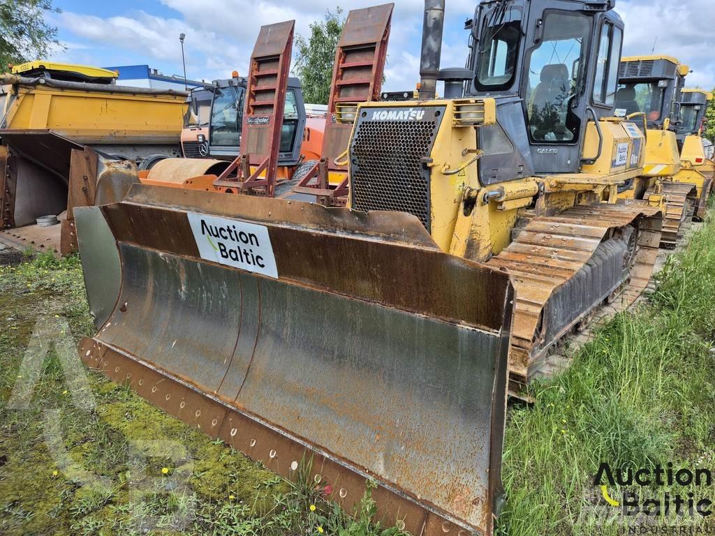 Komatsu D61EX-15 크롤러 도저