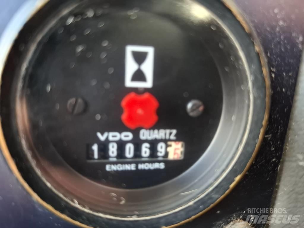 Volvo L70B  휠로우더