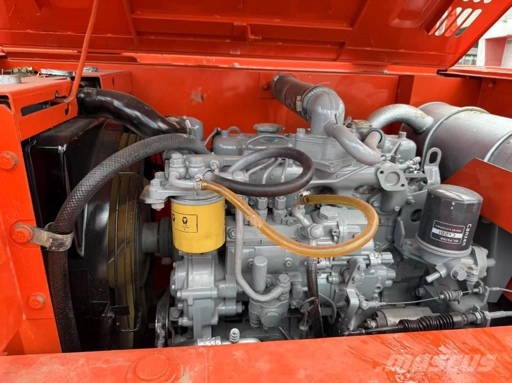 Hitachi ZX 60 소형 굴삭기 7톤 미만