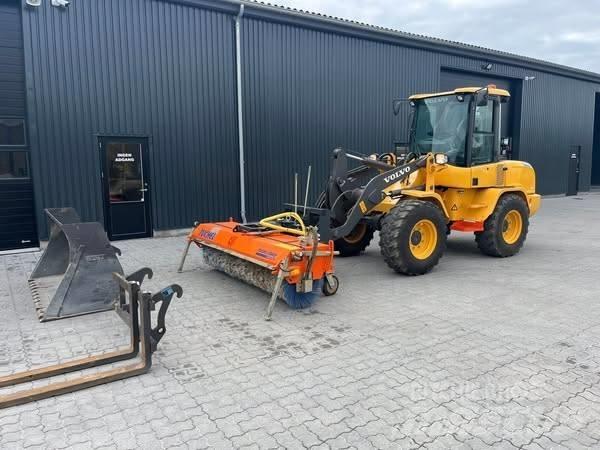 Volvo L 30 G  휠로우더