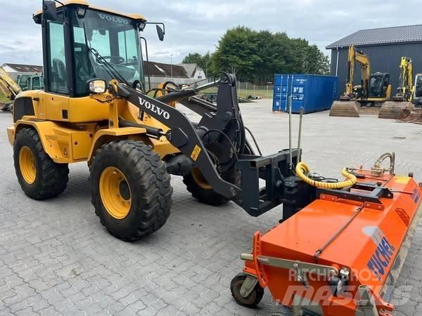 Volvo L 30 G  휠로우더