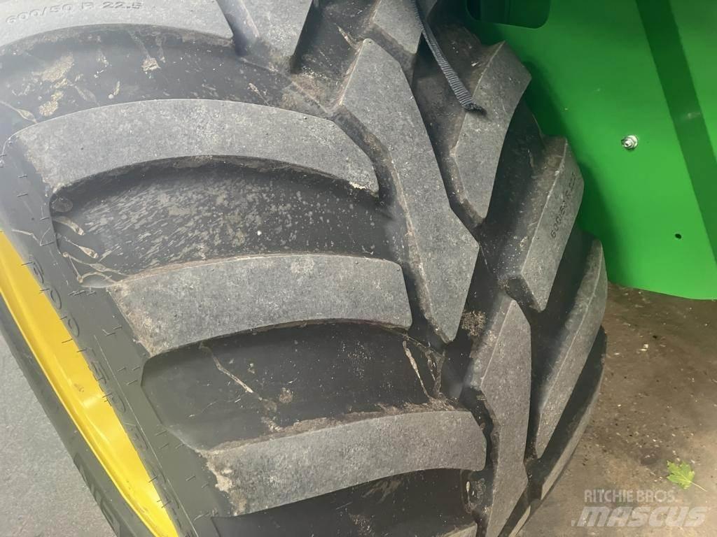 John Deere V461R 원형 곤포기