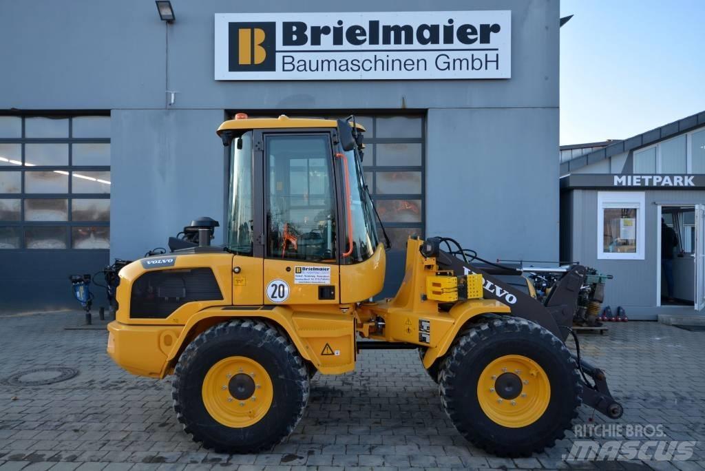 Volvo L 30 H  휠로우더