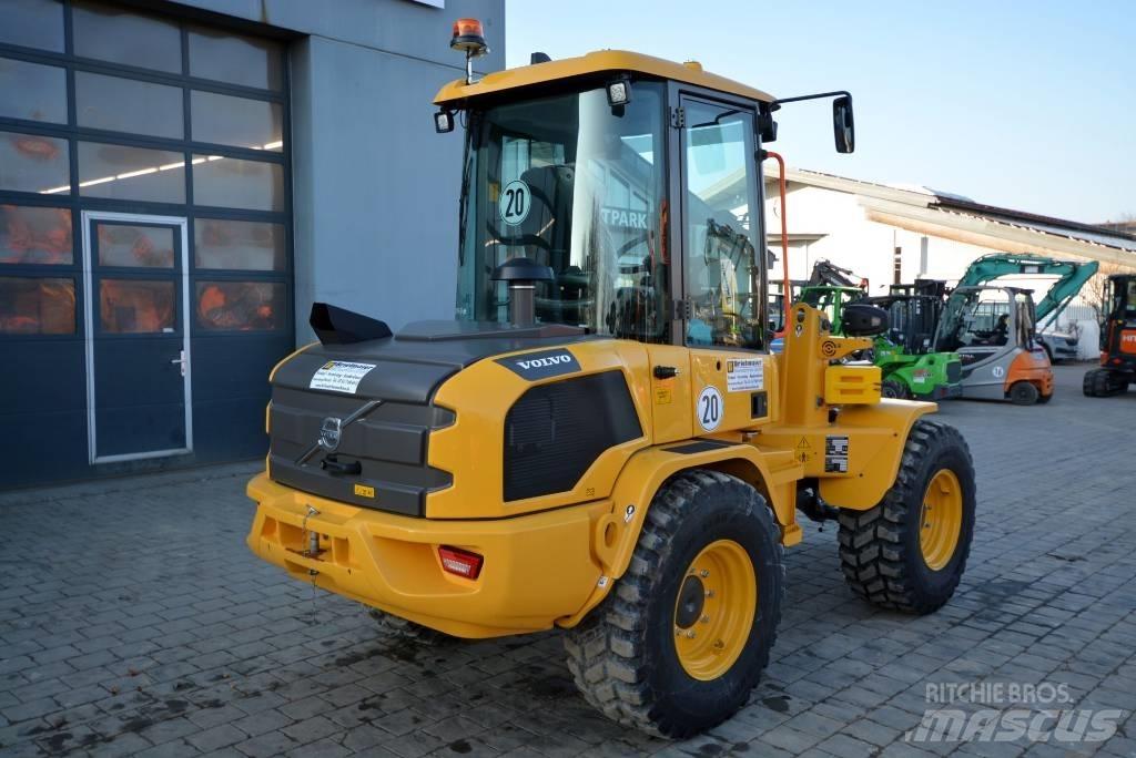 Volvo L 30 H  휠로우더