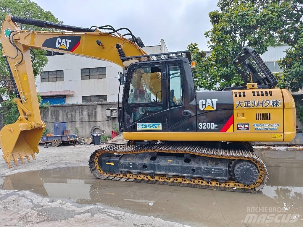 CAT 320 D2 대형 굴삭기 29톤 이상