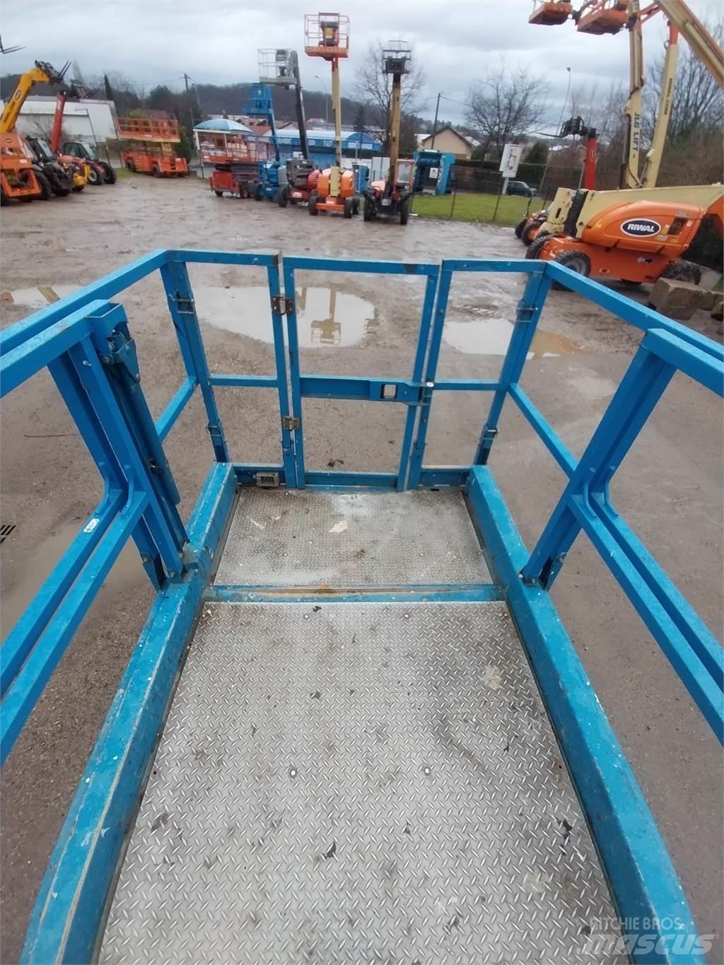 Genie GS3268RT 가위형 리프트