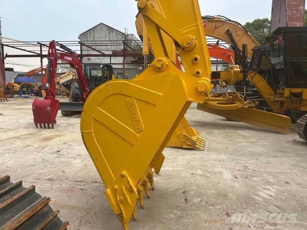Komatsu PC 240 대형 굴삭기 29톤 이상