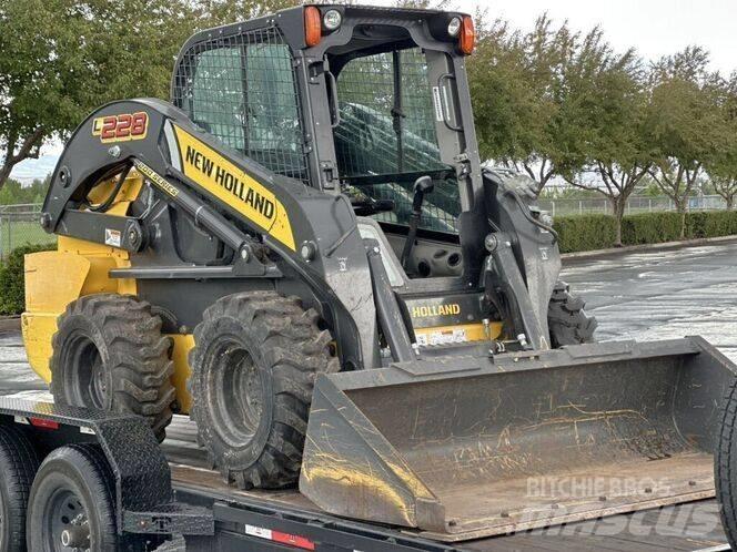 New Holland L 228  스키드로더
