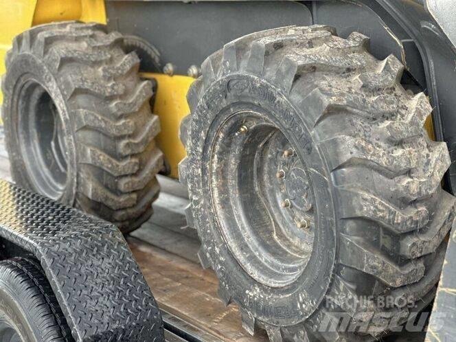 New Holland L 228  스키드로더