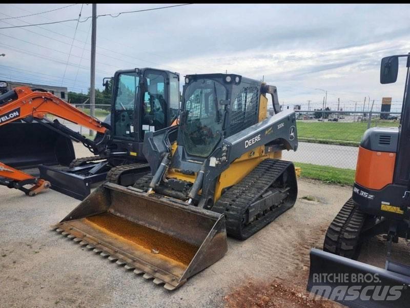 John Deere 333G  스키드로더