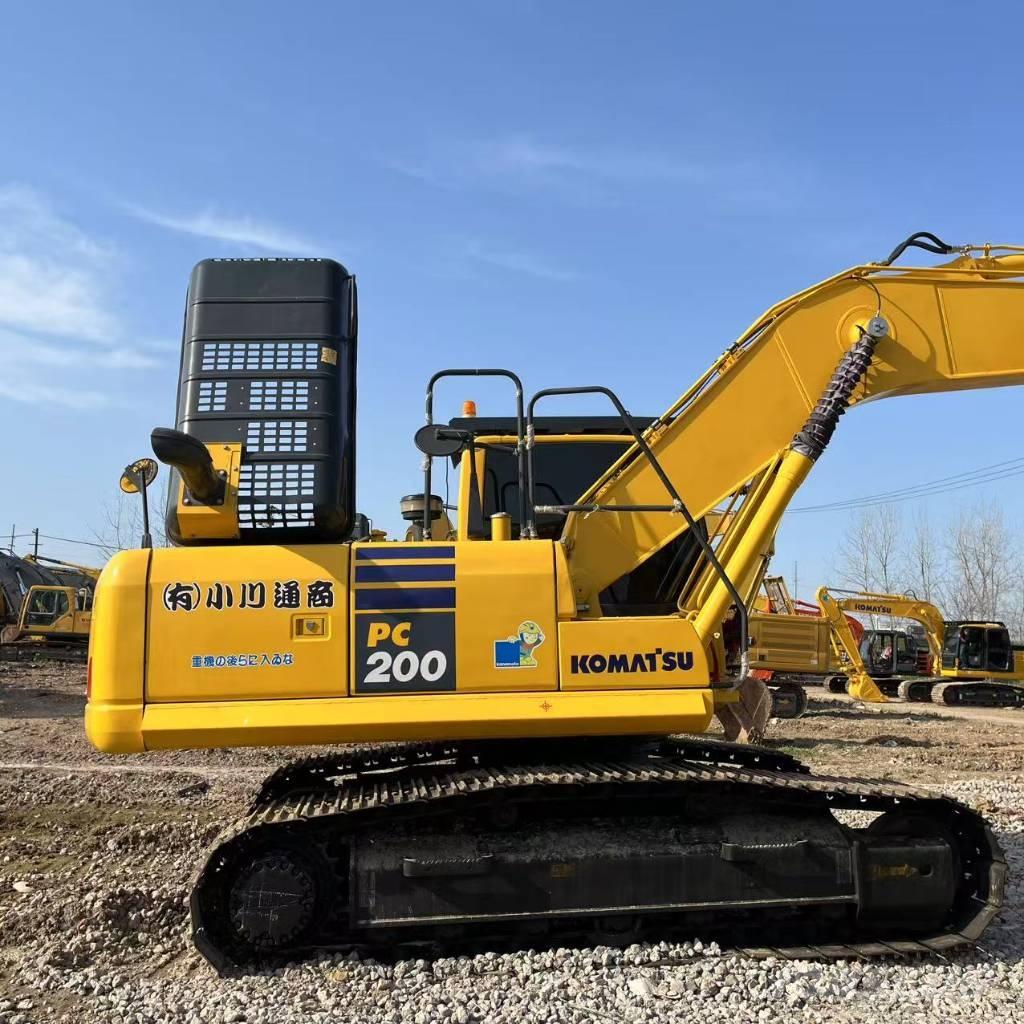 Komatsu PC 200 대형 굴삭기 29톤 이상