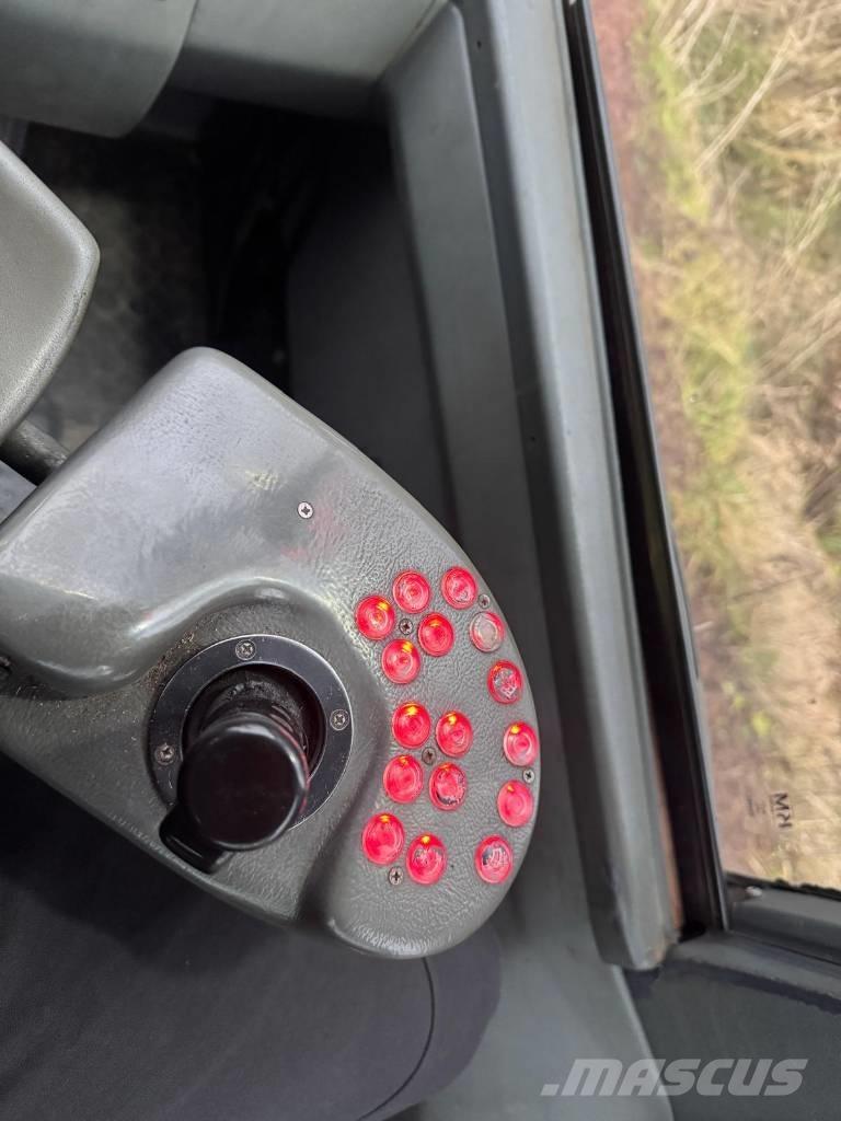 Valmet 860.3 원목 포워더