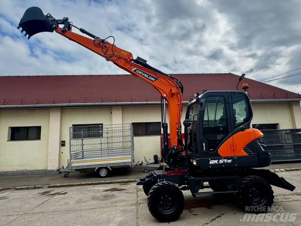 Develon DX 57 W-7  휠 굴삭기