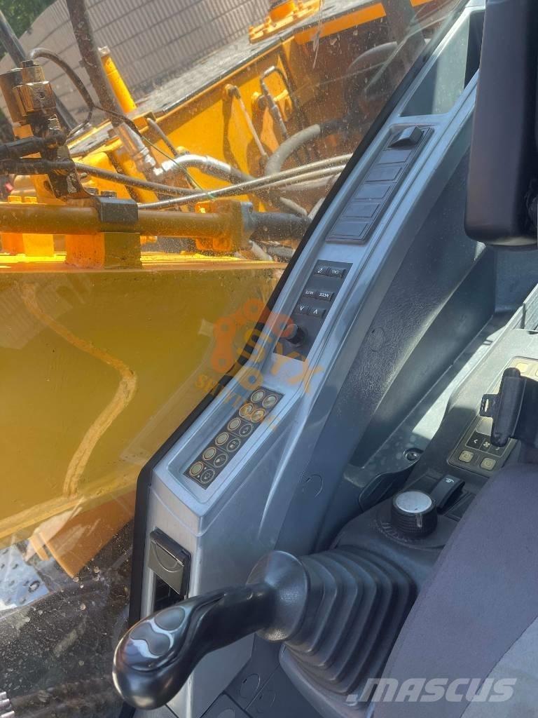 Hyundai 210W-9  휠 굴삭기