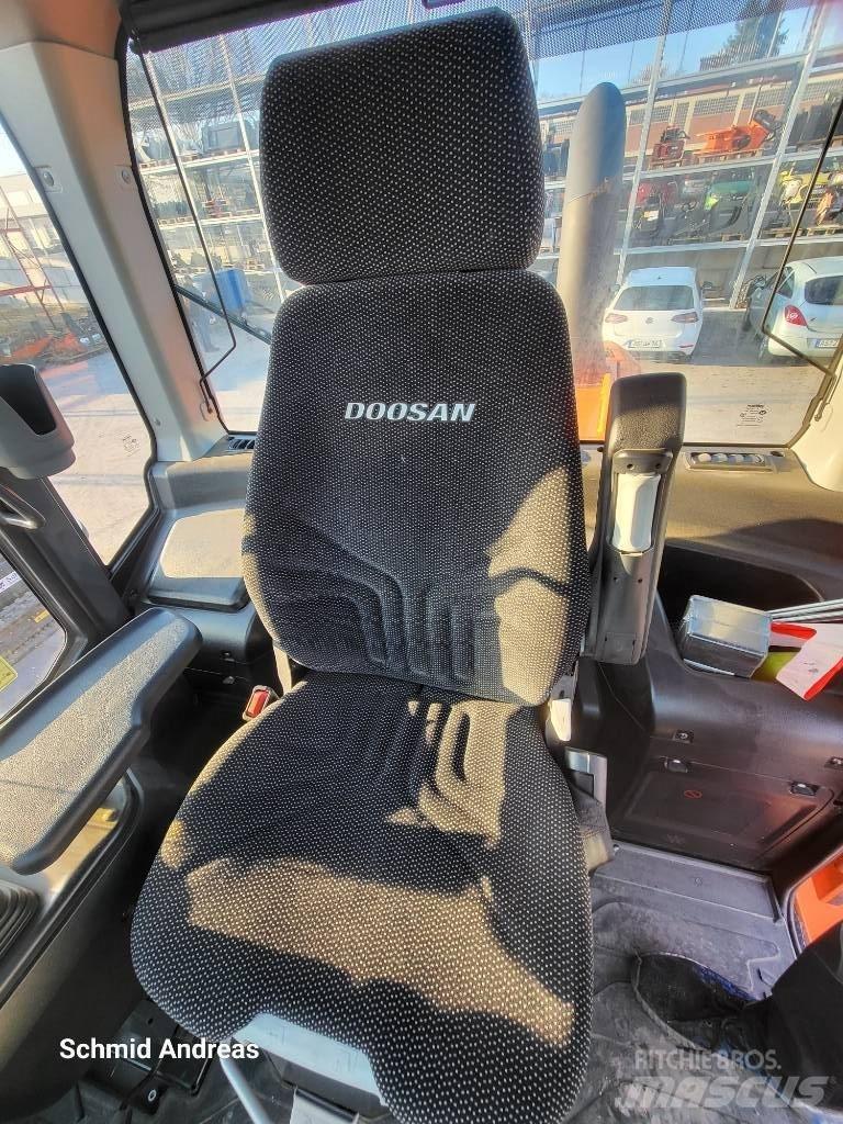 Doosan DL 200-5  휠로우더