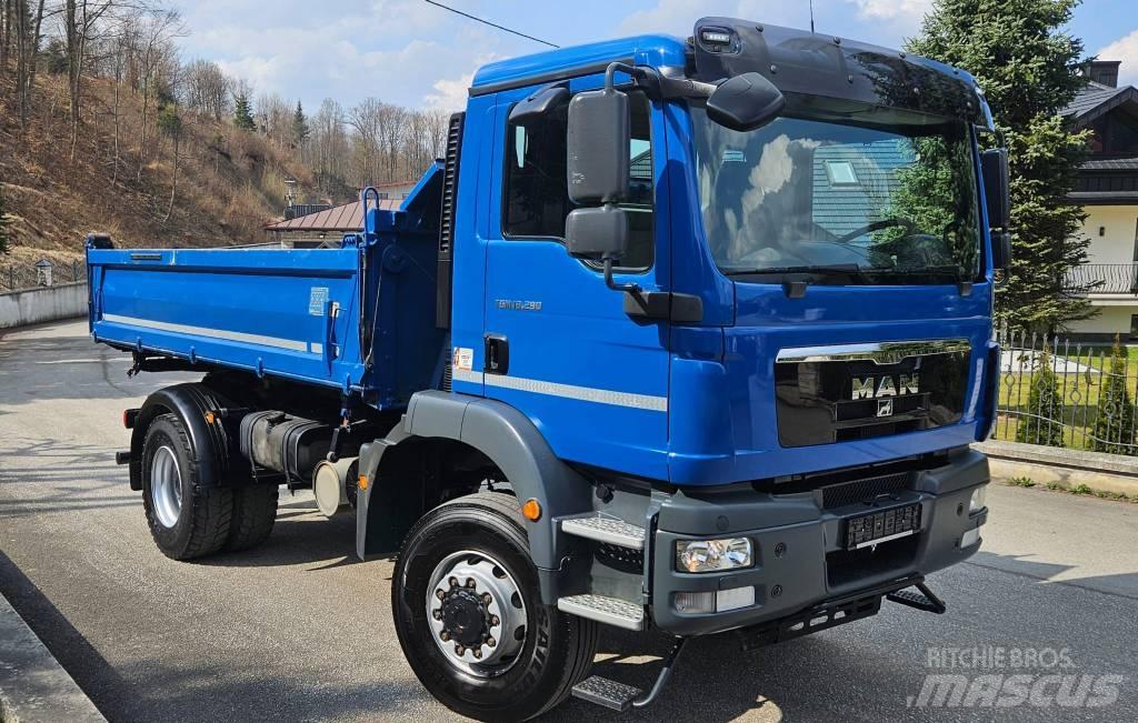 MAN TGM 18.290 4X4 덤프 트럭