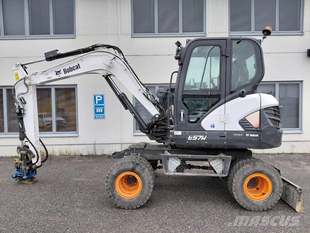 Bobcat E 57 W  휠 굴삭기