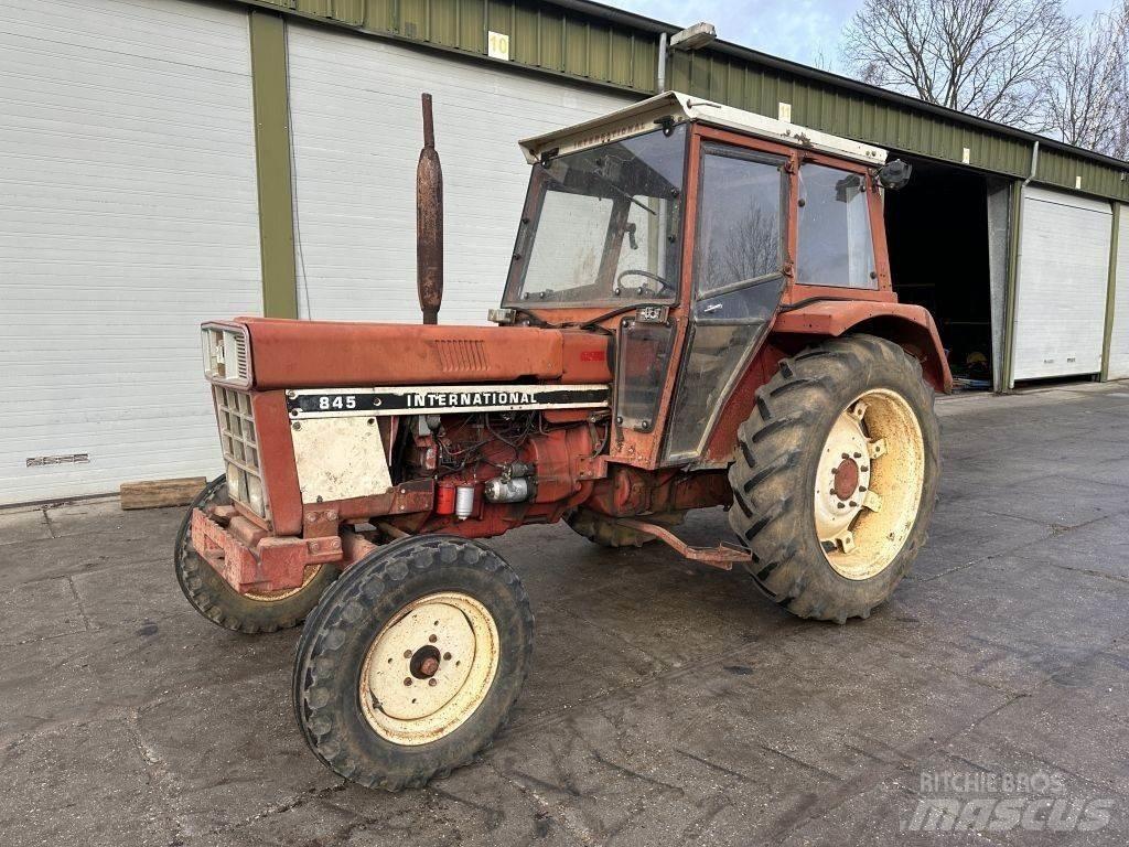 International 845 트랙터