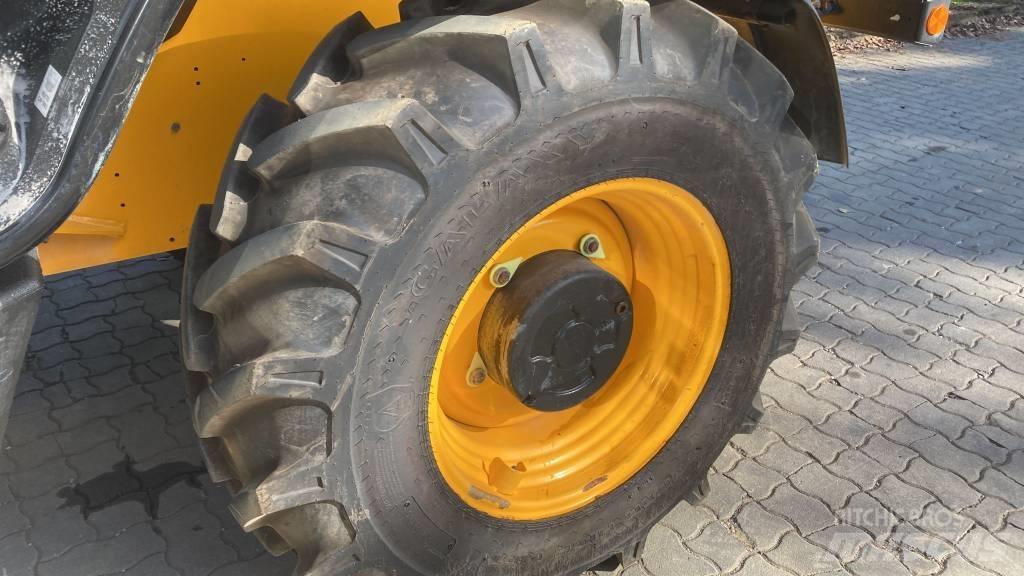 JCB 535 V 125 텔러 핸들러