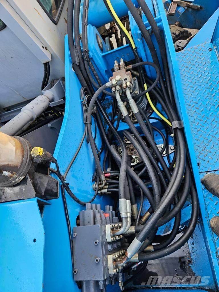 Fuchs MHL 320 D 폐기물/산업 처리기