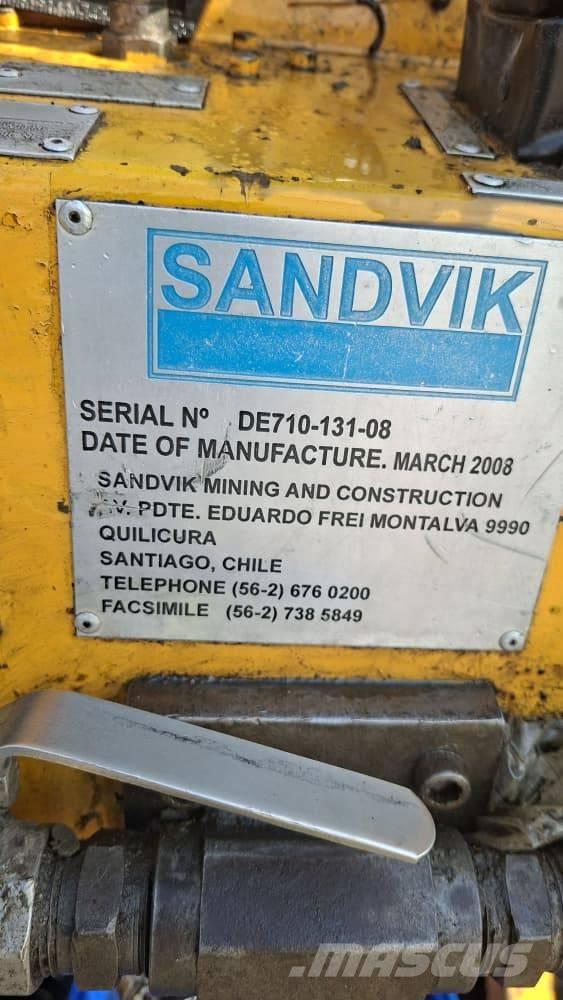 Sandvik DE710 도로 굴착기
