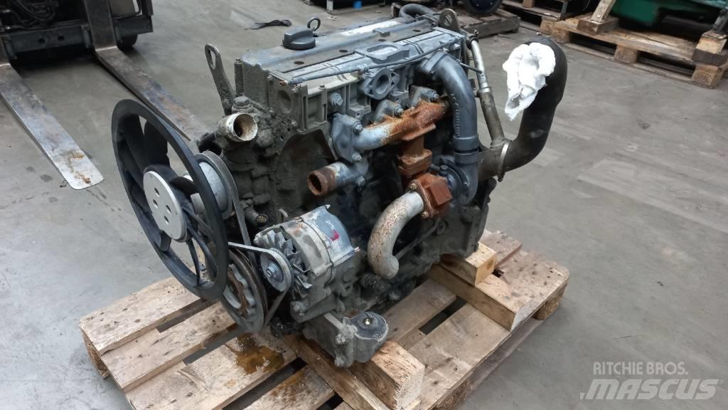 Deutz BF4M1012E 엔진