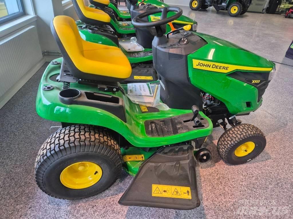 John Deere X 107 탑승형 잔디깎기