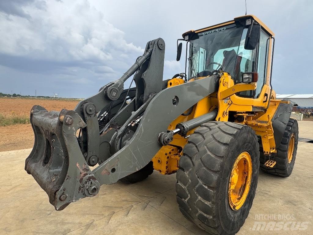 Volvo L90F  휠로우더