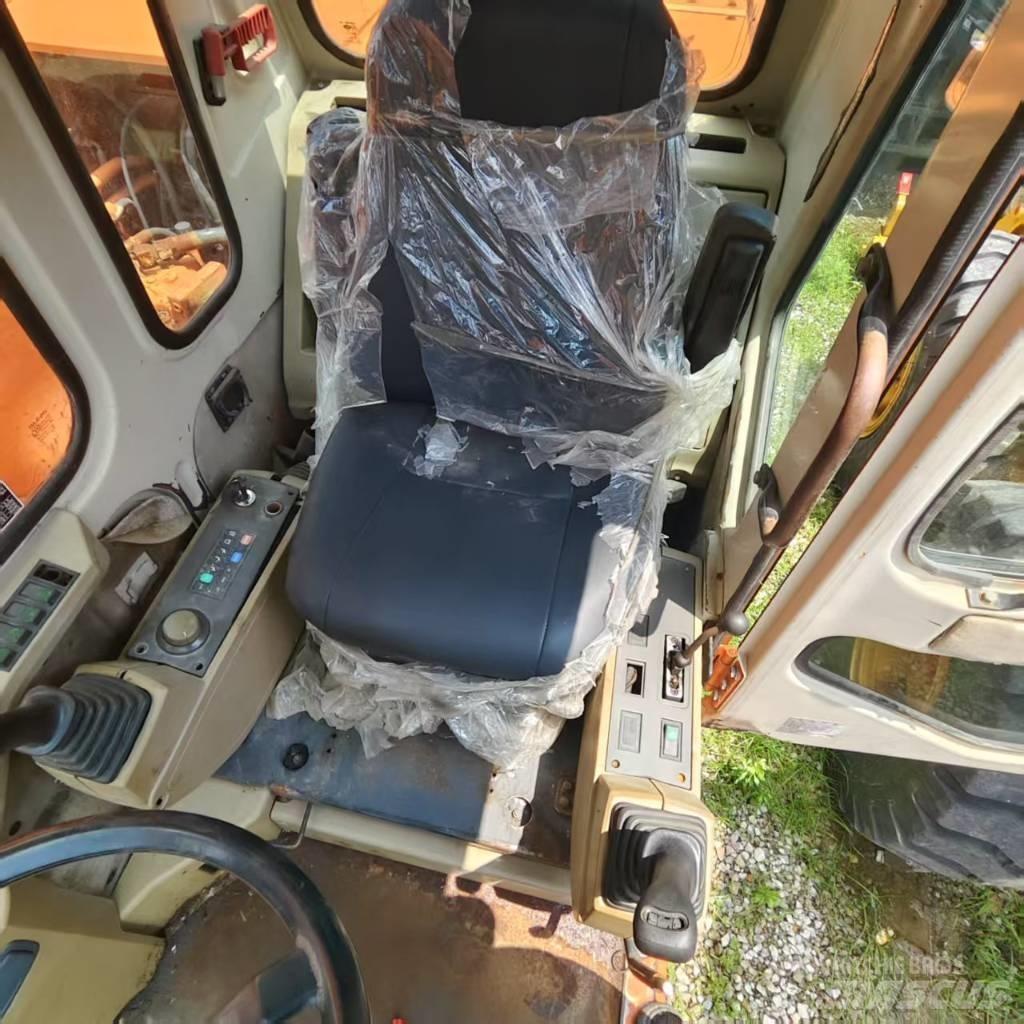 Doosan DH 210 W  휠 굴삭기
